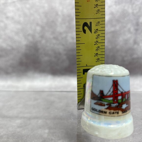 Golden Gate San Francisco Souvenir Ceramic Thimble With Iridescent Finish - Picture 10 of 10